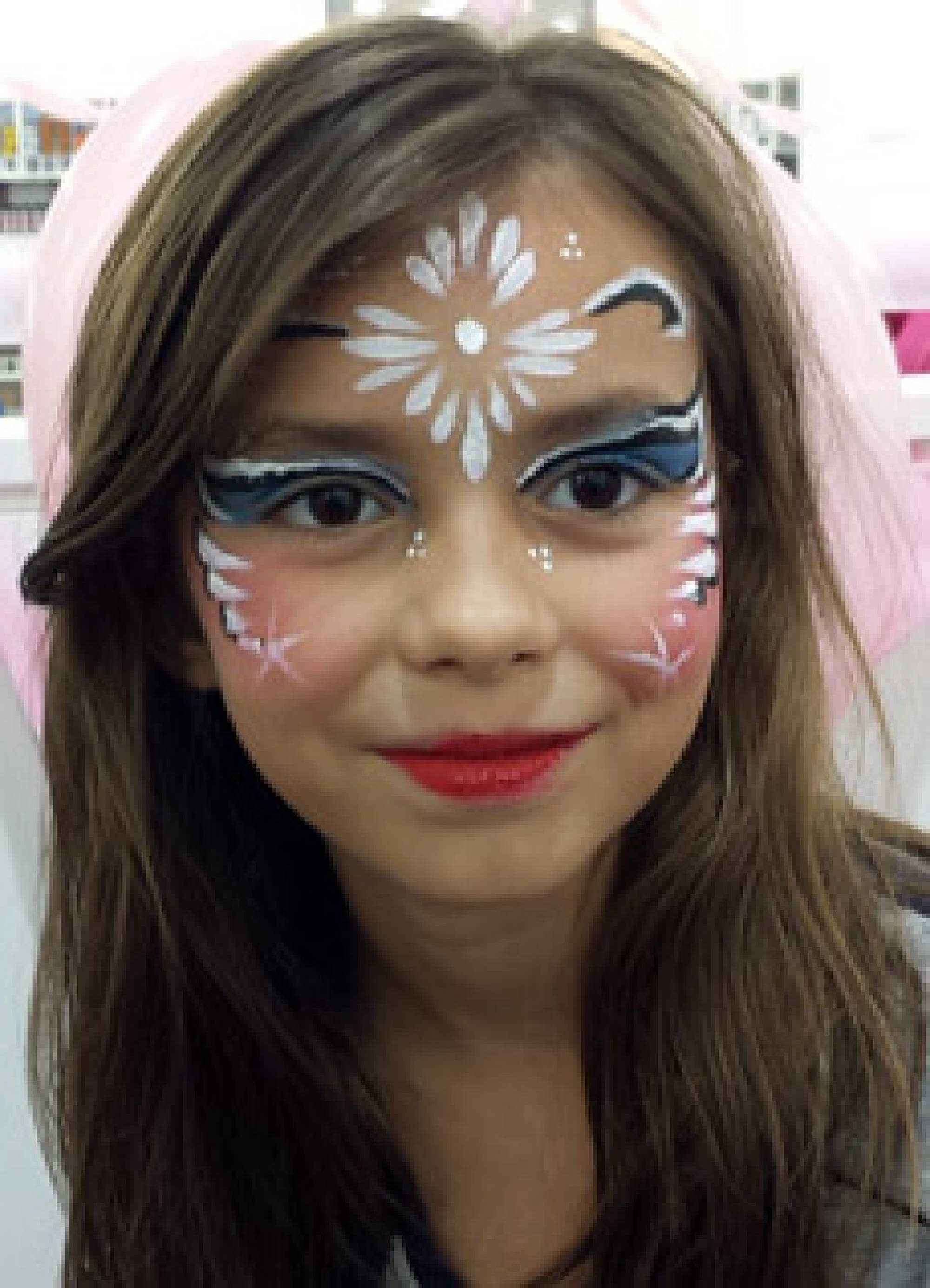 Pretty princess face painting in Holly Springs NC